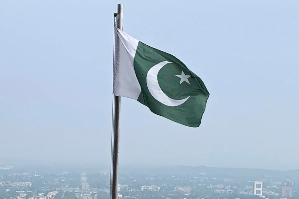 Pakistan flag. Pakistan launches airstrikes in Iran, killing 9, after an earlier attack by Tehran